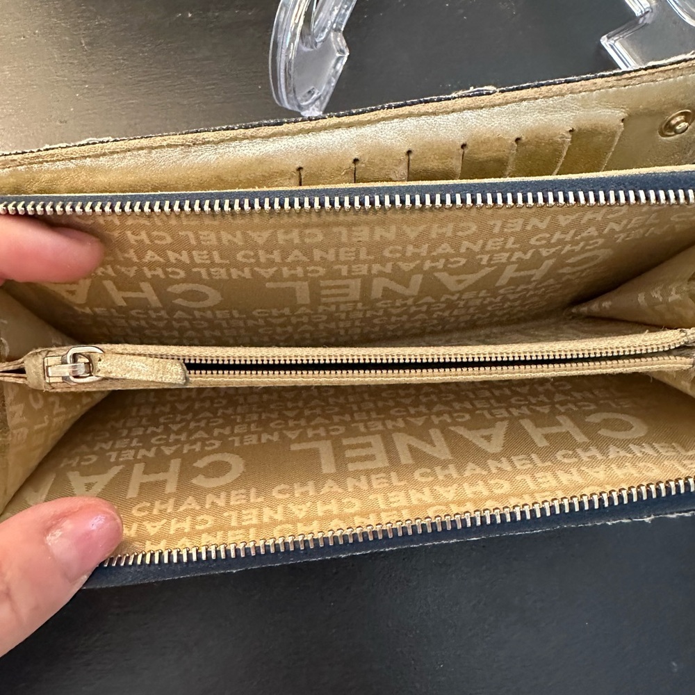 Authentic Chanel Denim Wallet, full inclusion with COA! - Picture 6 of 16